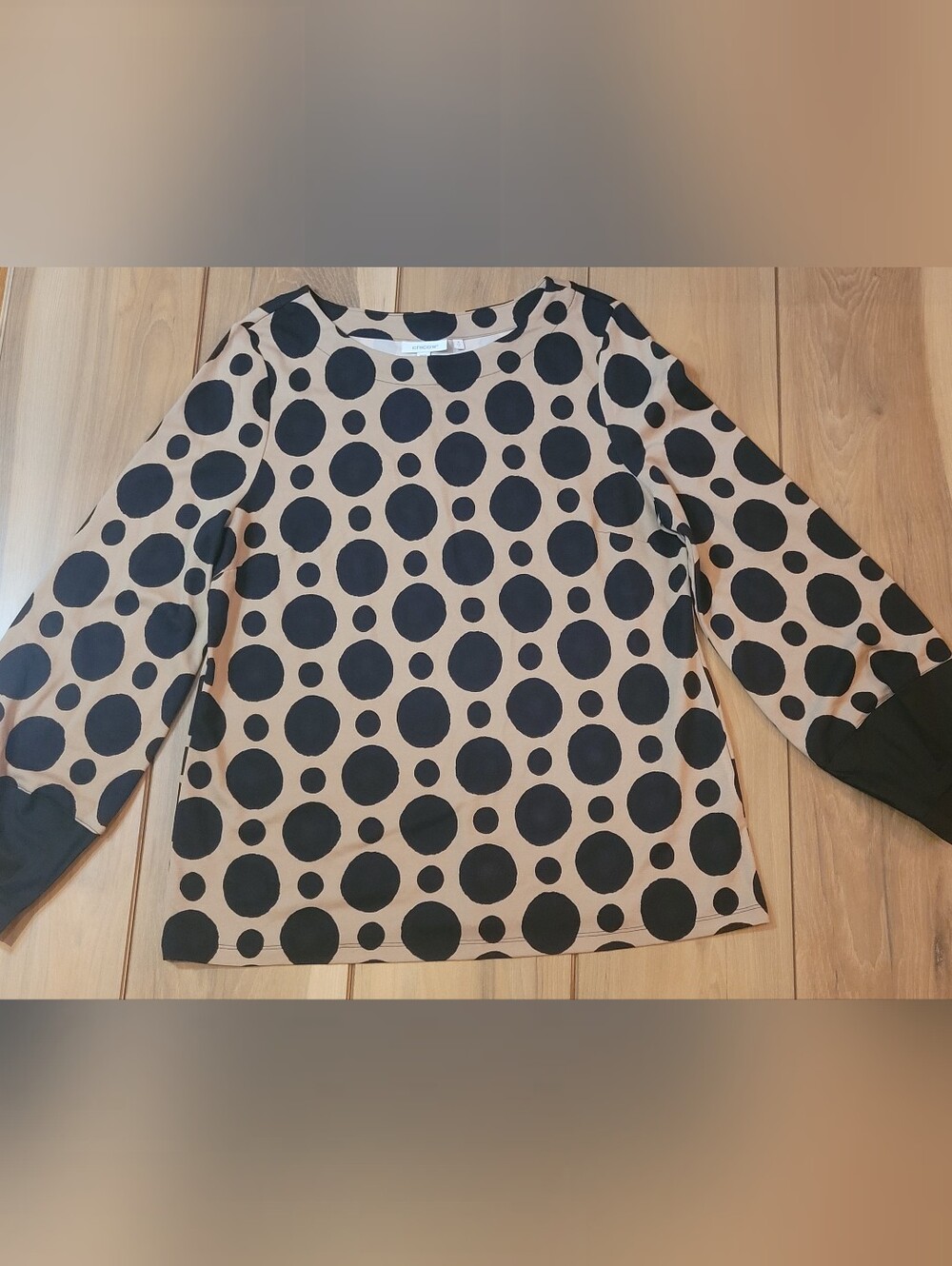 ‼️SOLD OUT‼️ Chico's Beige & Black Ponte Poplin Polka Dot Blouse Size 2/L NWT